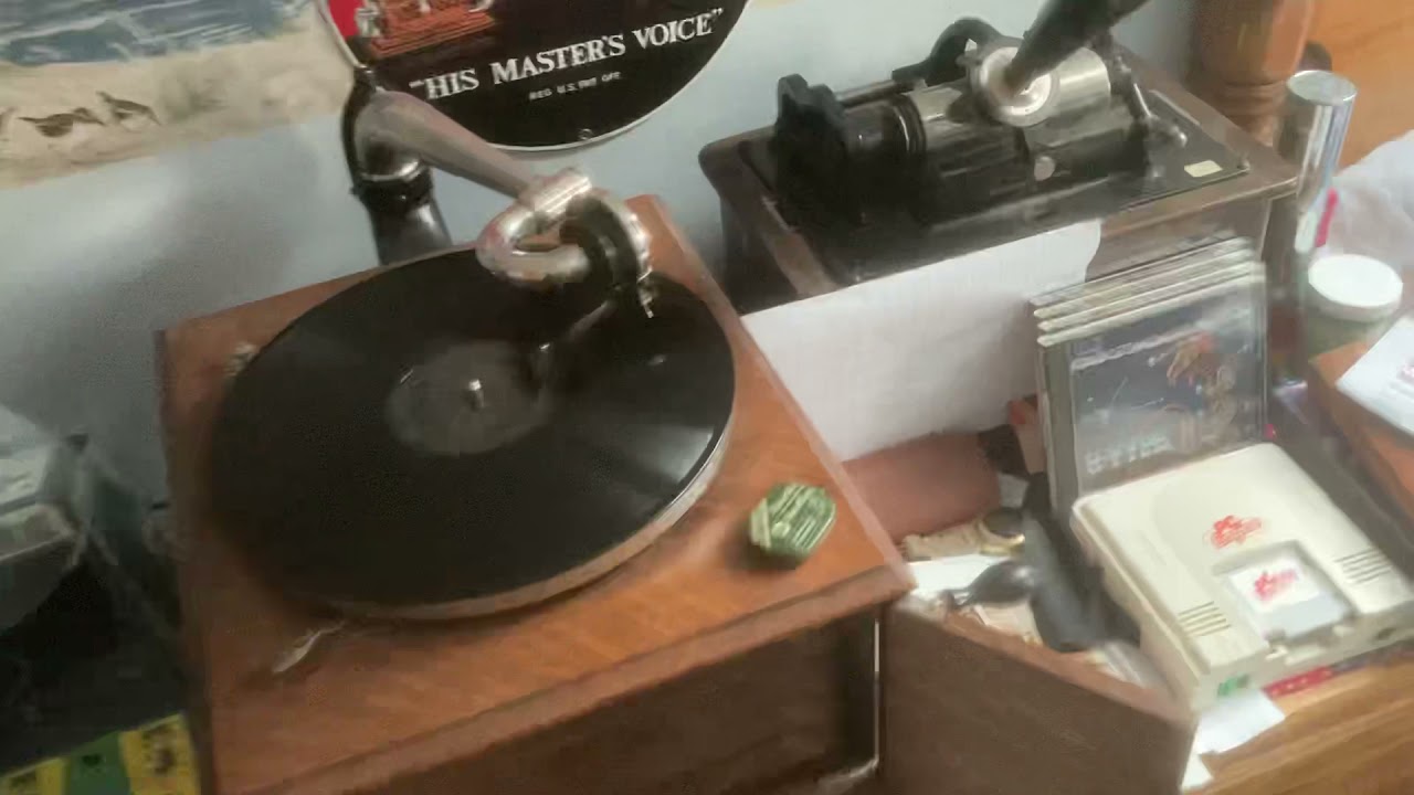 Playing Bye Bye blackbird on a Victor  VV-iV