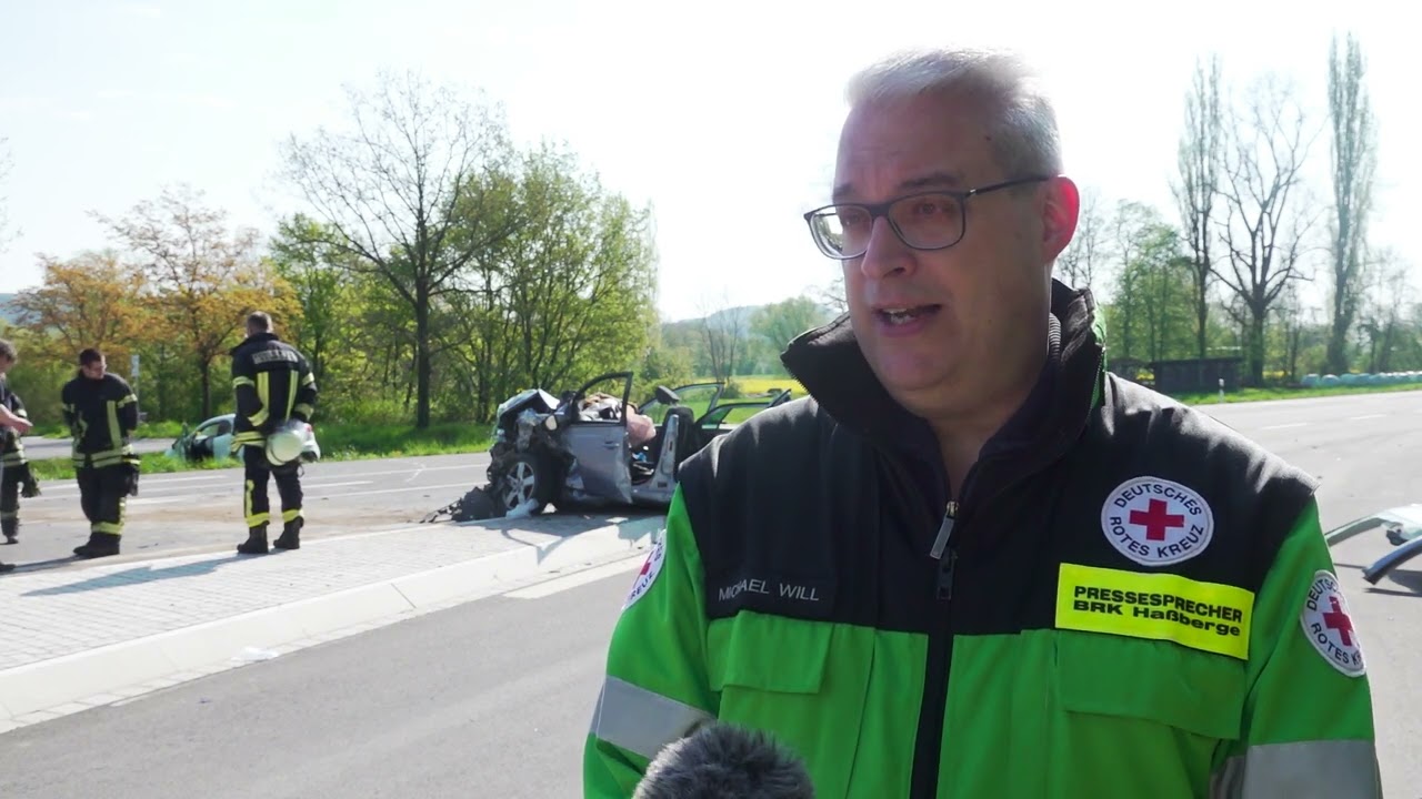 Schwerer Verkehrsunfall B26 bei Eltmann (28. April 2022)