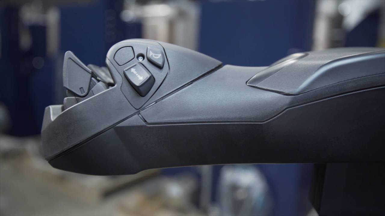 Mitsubishi EDiA: revolutionary fingertip controls