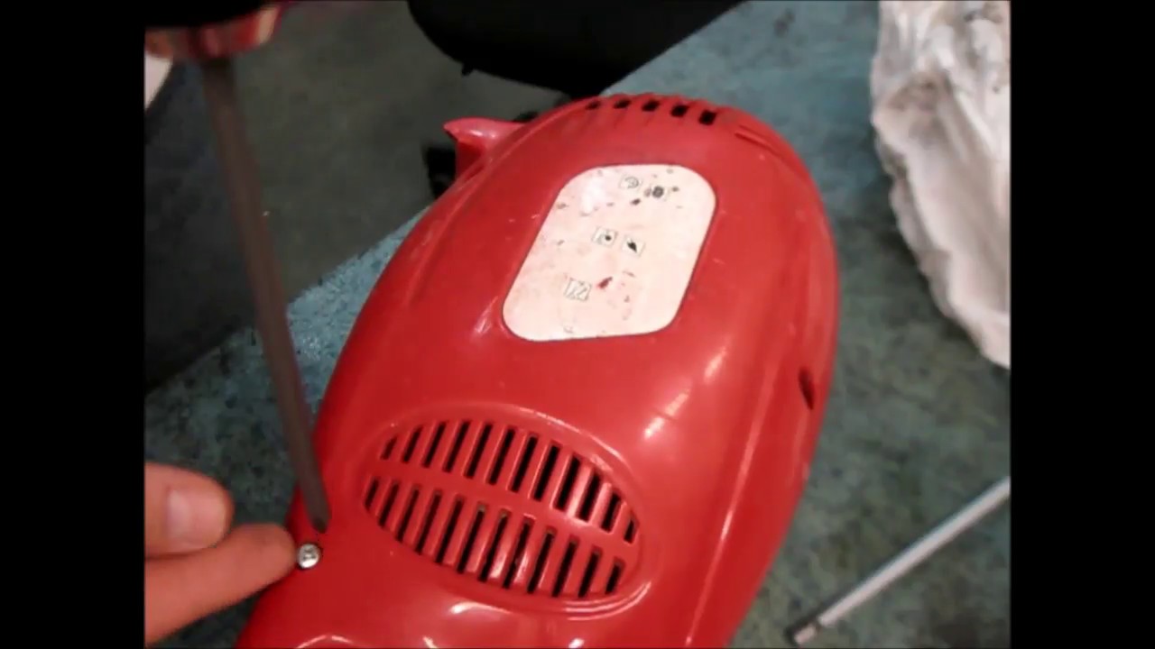ЗАКЛИНИЛА ЭЛЕКТРОКОСА, проблема в штанге\The electric brushcutter jammed,