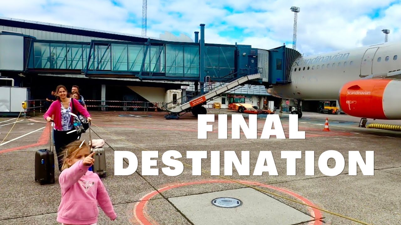 Scandinavian Airlines Short Haul Flight & FREE Airport Lounge Access