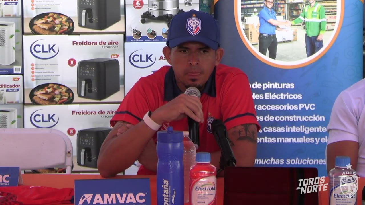 Presentación del portero salvadoreño Mario González con San Carlos.