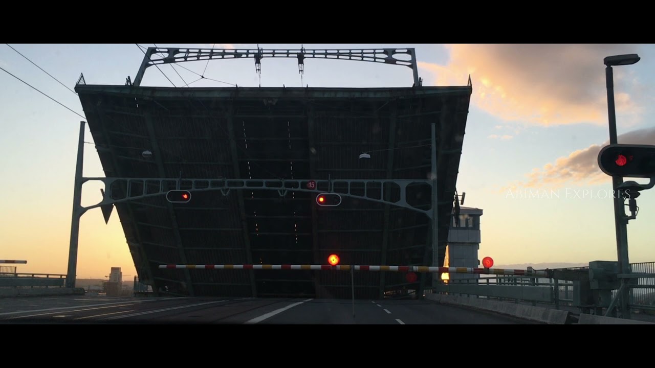 Well engineered Lifting Bridge at Nordstan Gothenburg, Sweden
