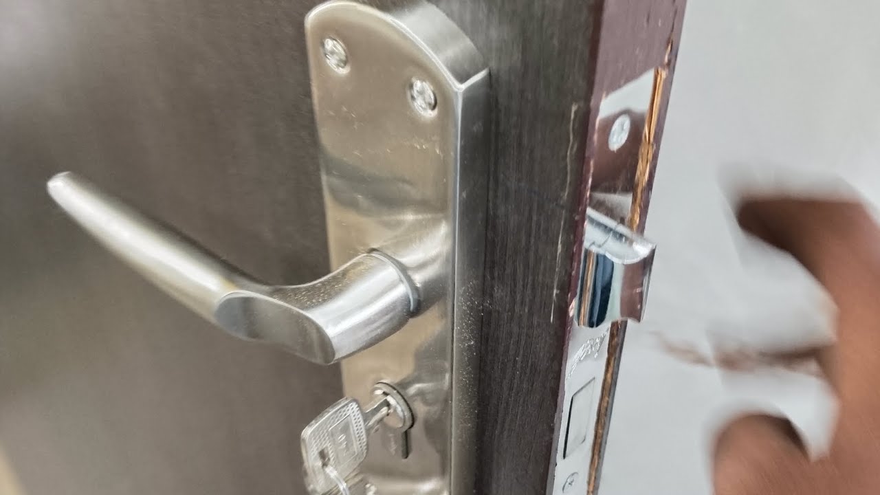 Handle lock lagane Mein logon ko kya problem aati Hai #youtuber #youtubeshorts #youtube #video #vlog