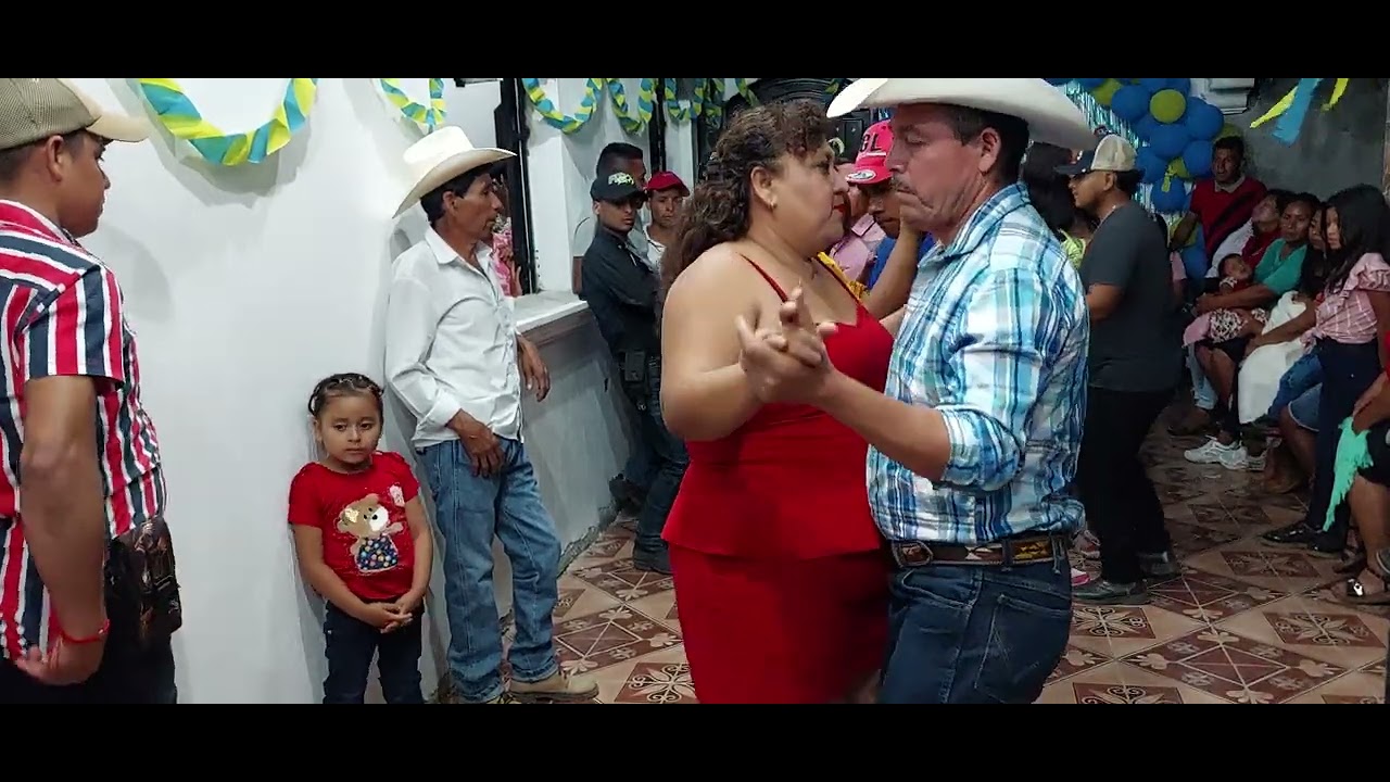 OTRAS CUMBIESITAS   BUENAS  PAQUE LAS DISFRUTEN MI GENTE