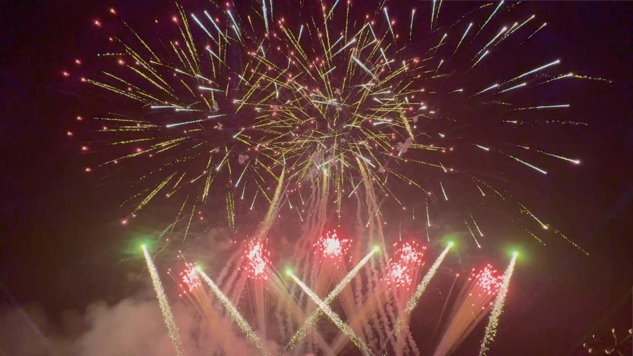 Мултимедиен спектакъл | Пиро ефекти, 3D мапинг, лазери, светлини