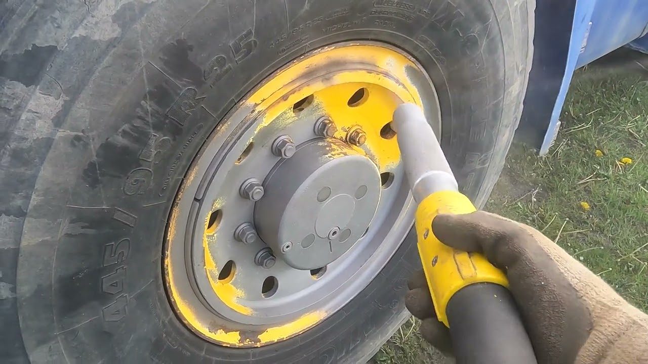 Grit blasting mobile crane rust & paint removal restoration Industrial Sandblasting