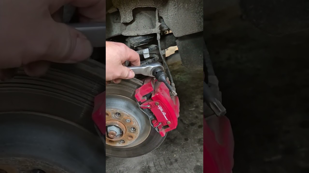 WYMIANA KLOCKÓW HAMULCOWYCH TYŁ ALFA ROMEO GIULIA😀CZY TO TRUDNE ZADANIE??🤔