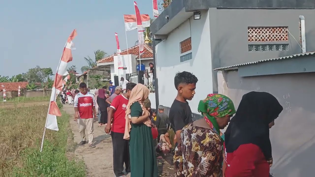 This is what Indonesian citizens do when celebrating Independence Day
