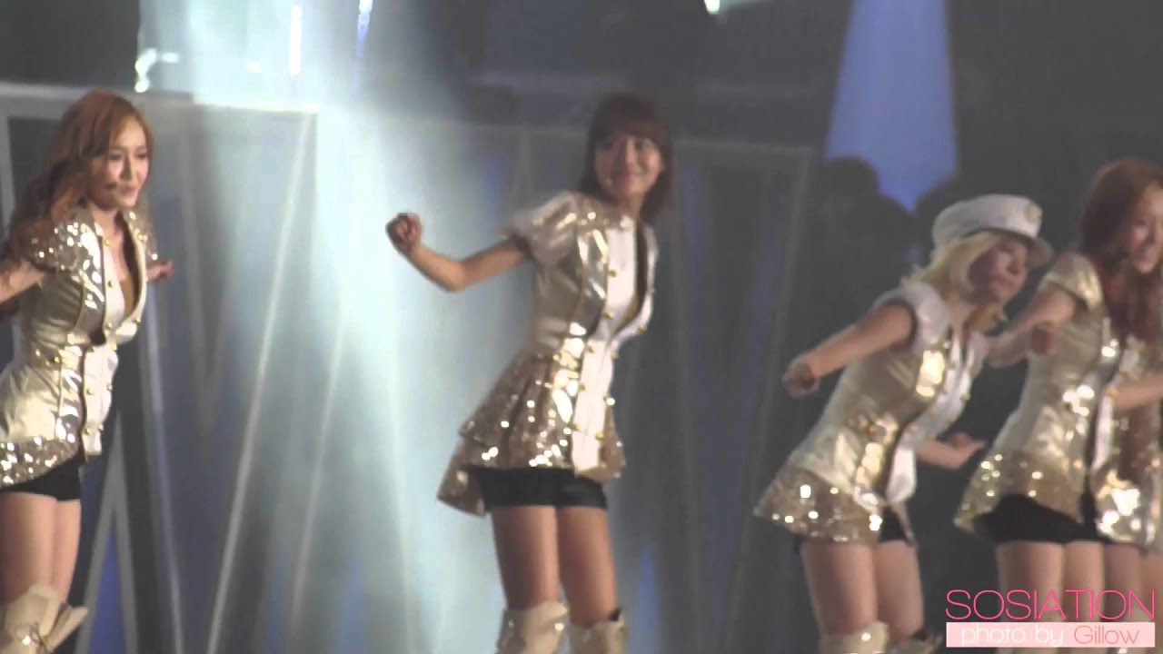 [Sosiation]130608 can't take my eyes off you@ 2013 Girls' Generation World Tour Girls & Peace