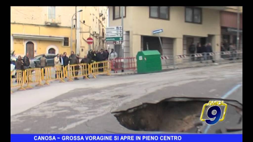 CANOSA DI PUGLIA | Grossa voragine in pieno centro