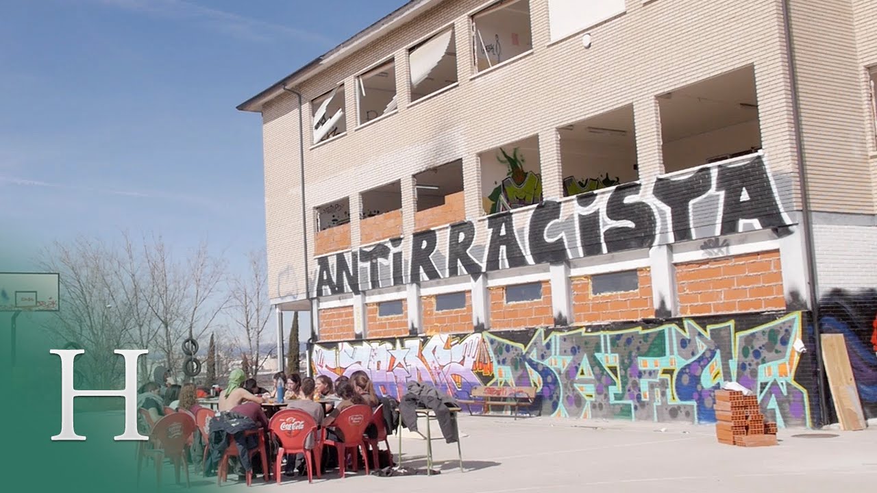 Levantando sueños sobre el olvido, Centro Social Ocupado Juvenil La Atalaya