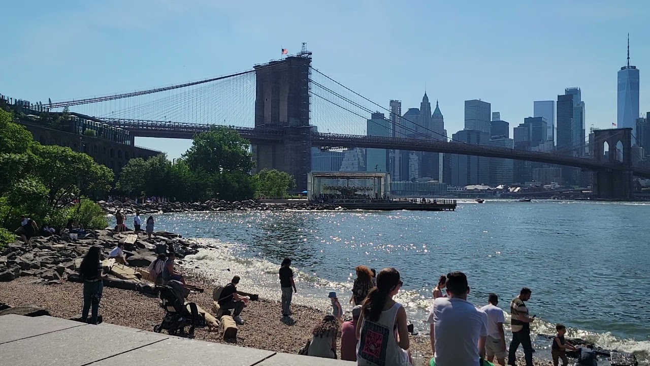 BROOKLYN BRIDGE VIEW FROM WATER FRONT RESTAURANT DUMBO #brooklynbridge #newyorkattractions