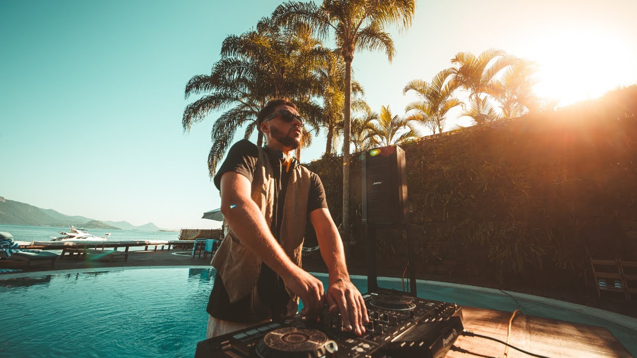 Karuana Sessions presents DOT - Beach House Vibes