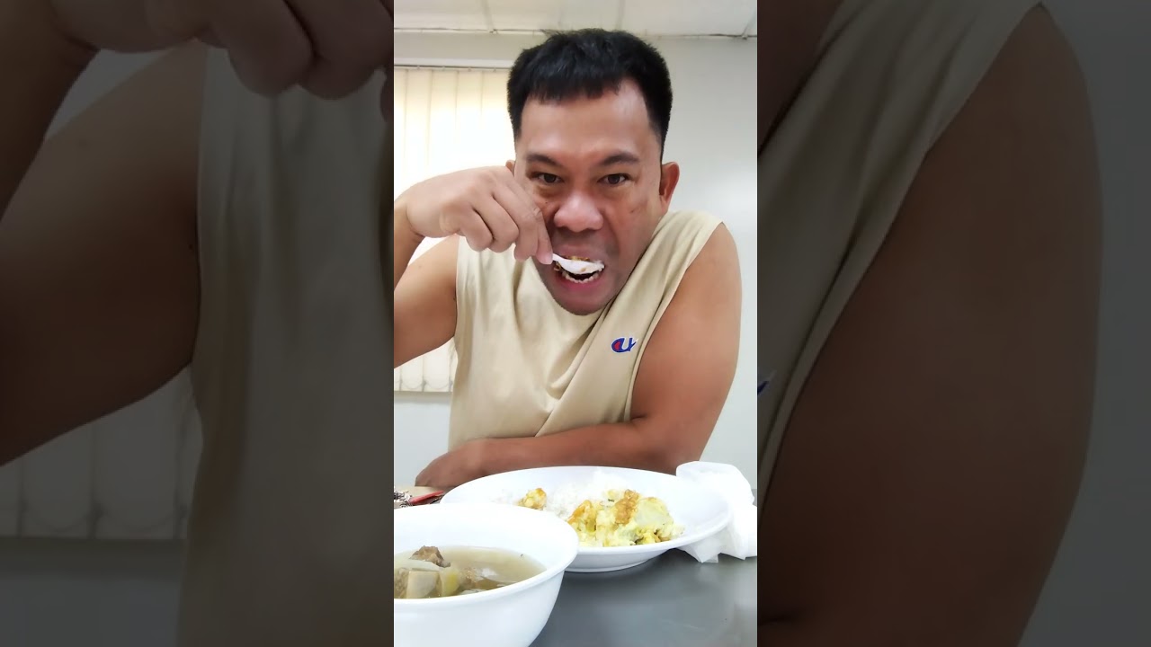 Breakfast tayo ng pritong itlog with nilagang baka