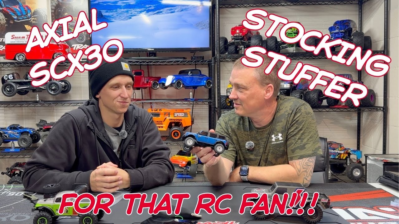 Видео распаковки Axial SCX30