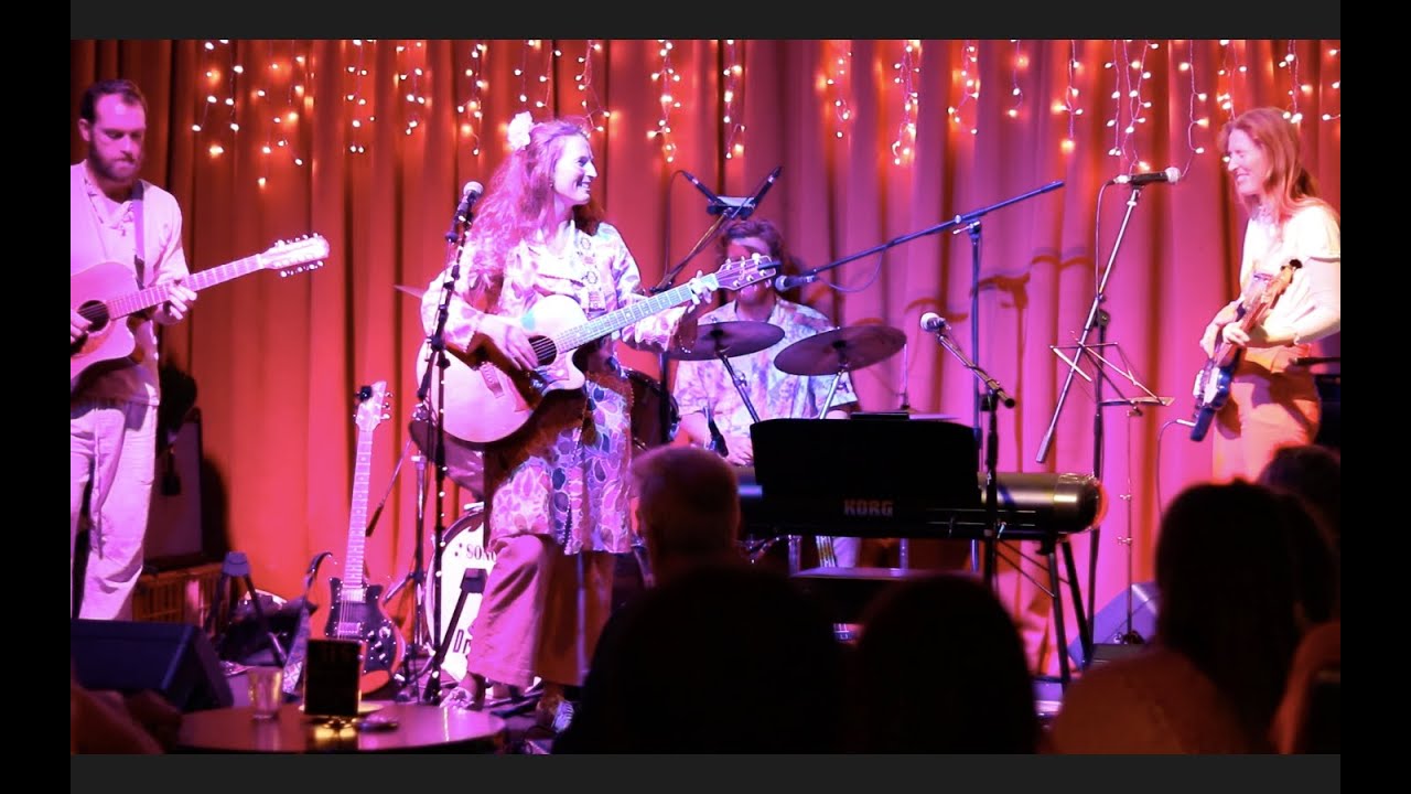 Holly Lee Jones & Band - Diggin' Deep Down (LIVE)