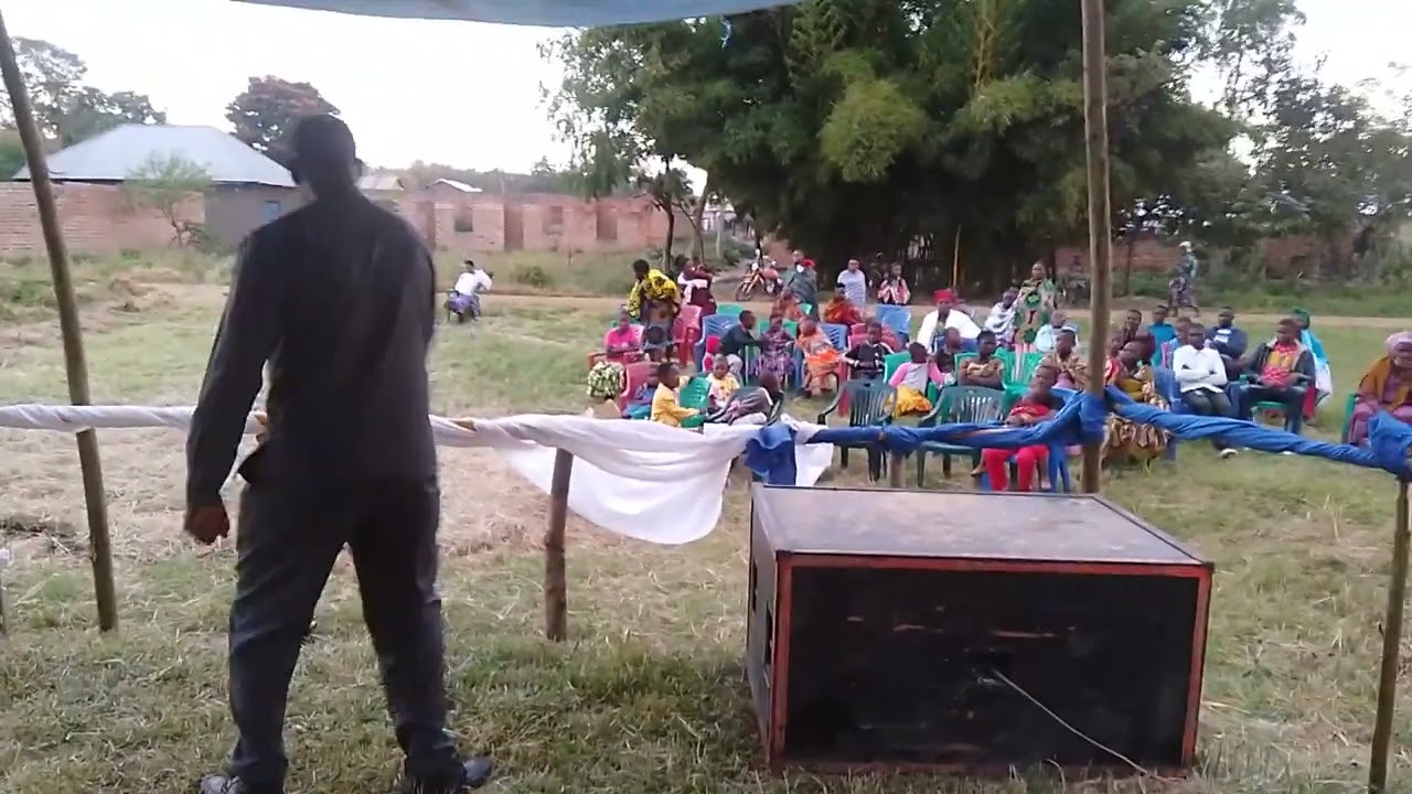 kwa kupigwa kwake sisi tumepona