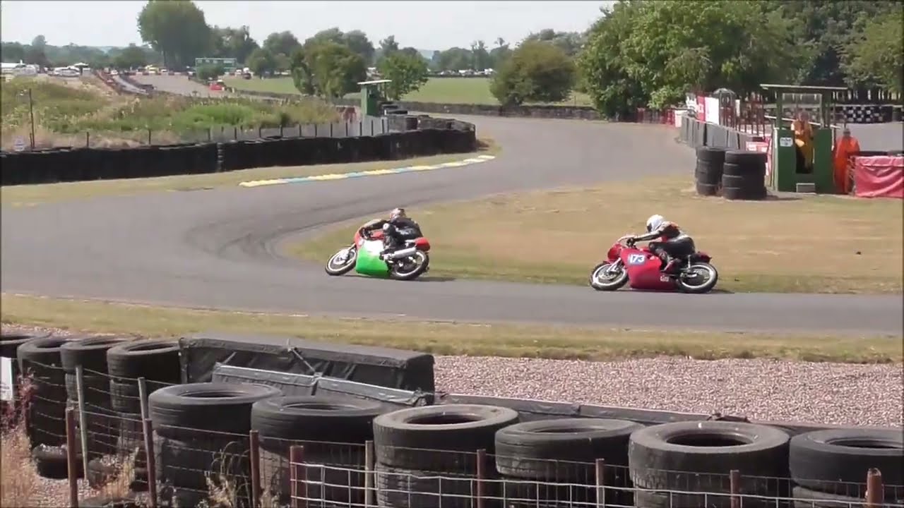 Darley Moor - British Historic Racing - Mixed Solos - Race 1 - 14th August 2022 @ 32c Temp.
