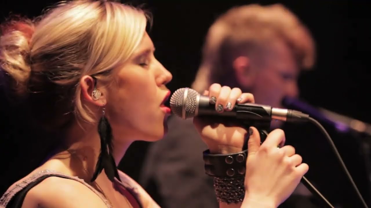 Mother mother - The Sticks - The Cry Forum live
