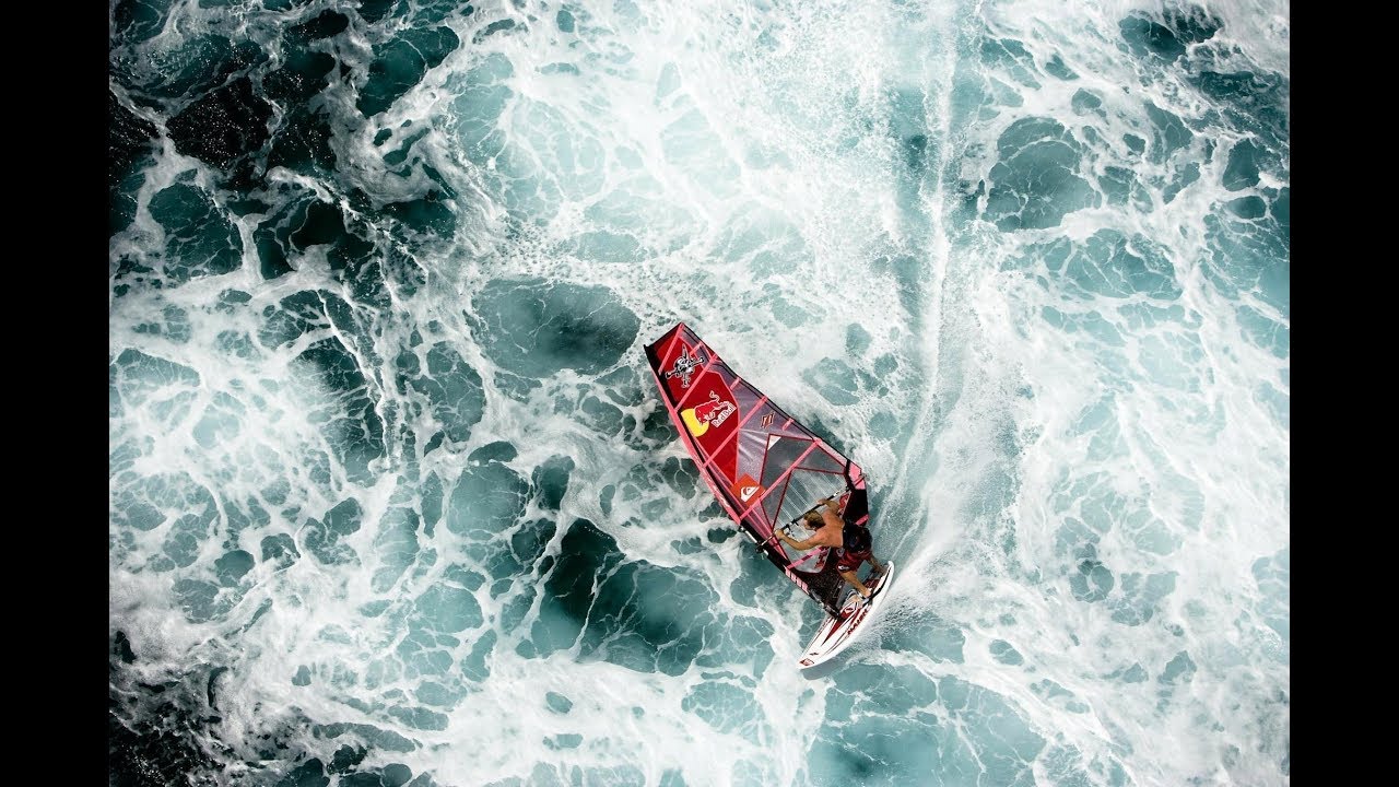 Robby Naish – A windsurfing legend at Hookipa Beach Maui, Hawaii