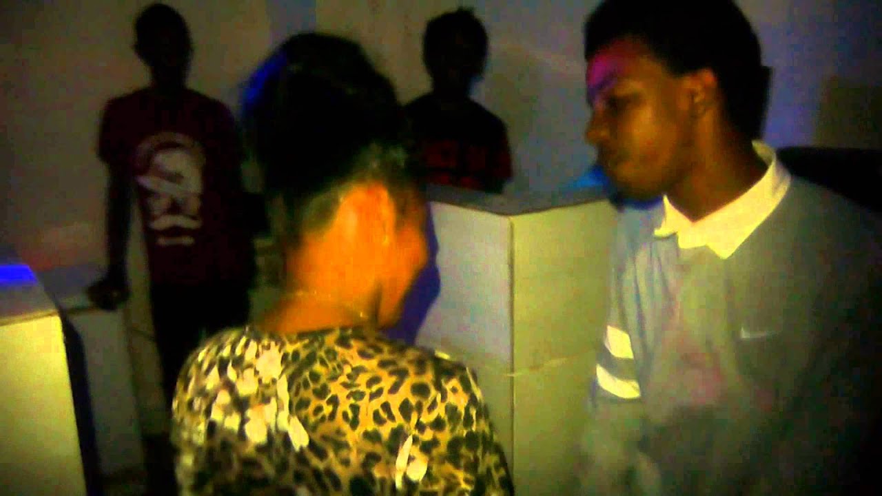 Liil Wan - Wine Up 2K15 _Clip Officiel