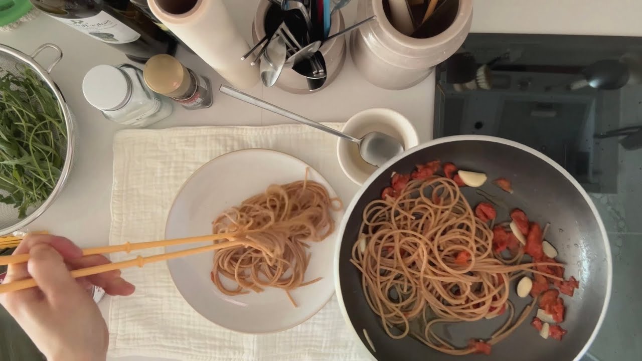 루꼴라 파스타에는 꼭 치즈를 넣자