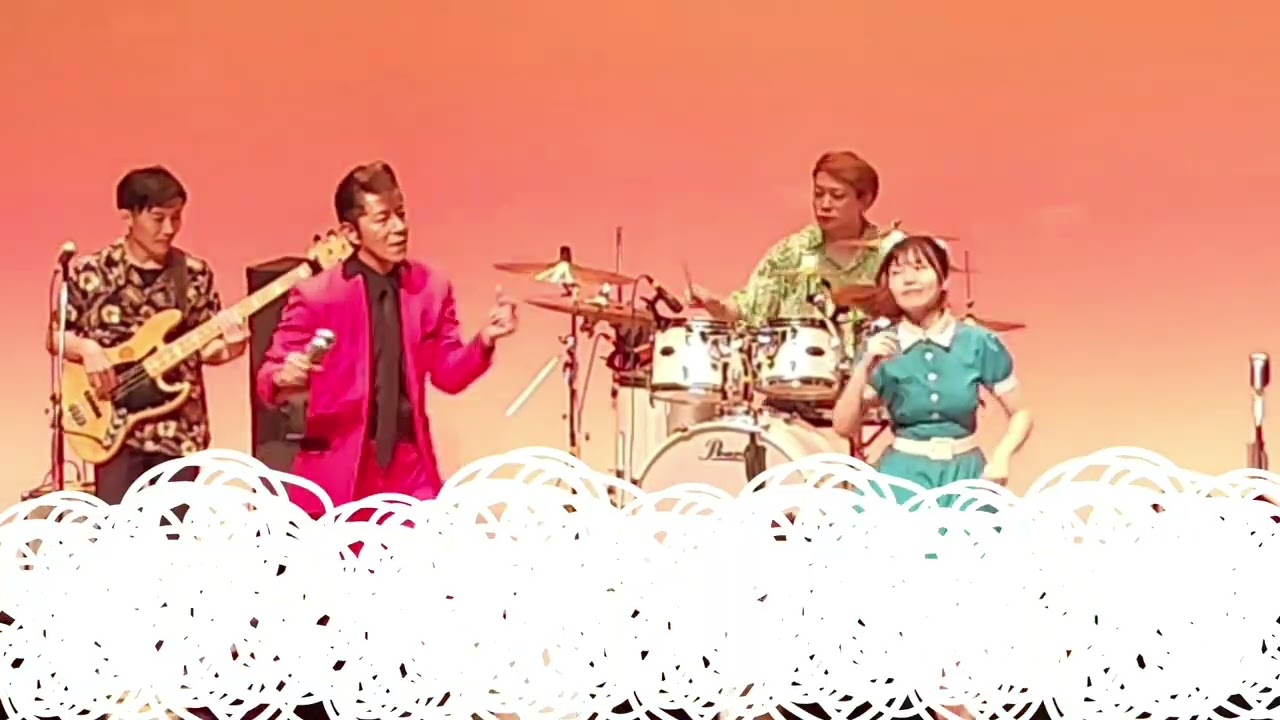 ジーンさんの｢朝まで踊ろう｣in黒崎　ギターはゆういちろうさんです✨