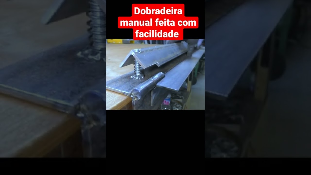 Dobradeira manual feita com materiais reutilizados