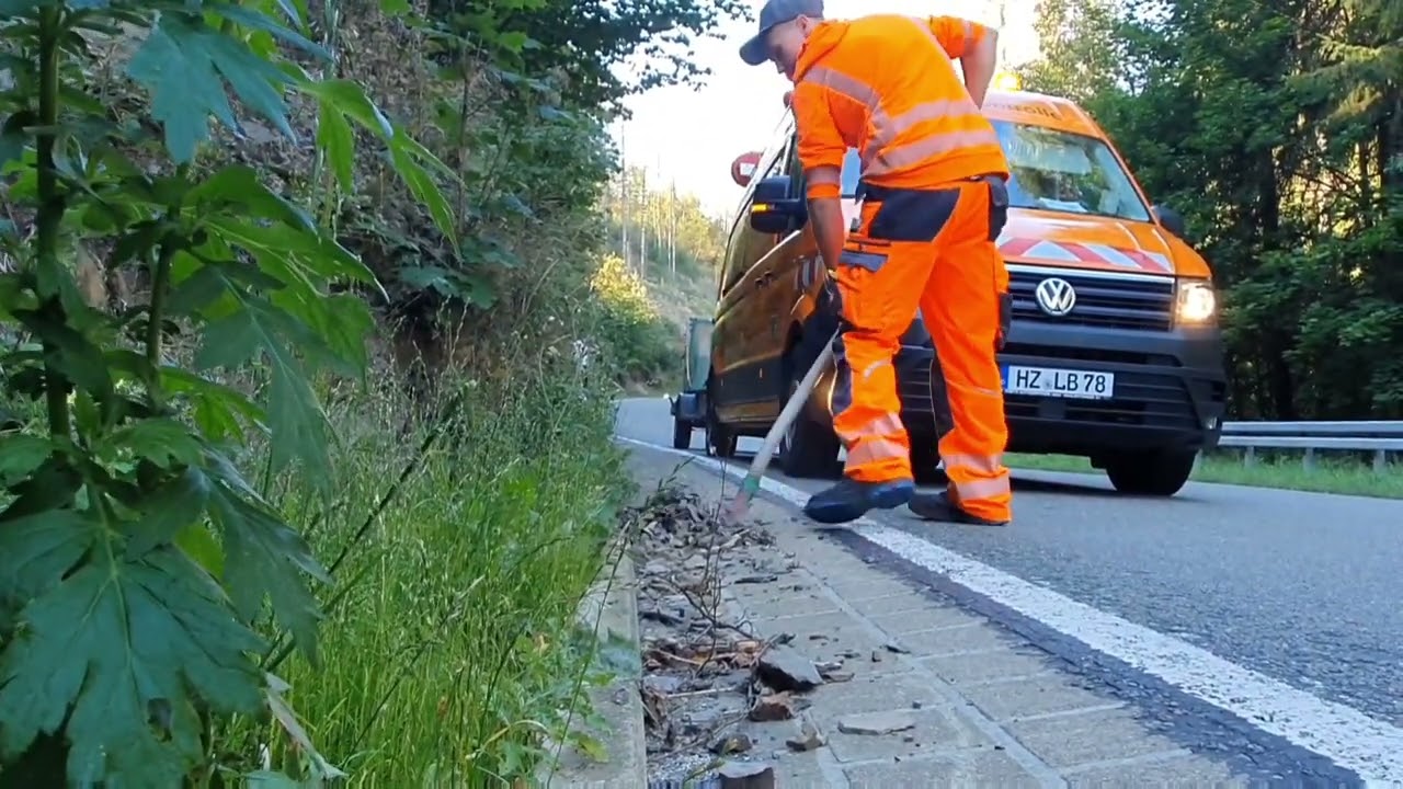 Unterwegs mit der mobilen Streckenkontrolle der Straßenmeisterei in Gernrode