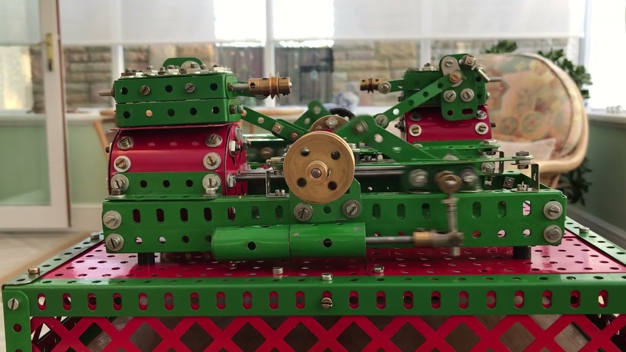Meccano direct-action horizontal screw marine engine