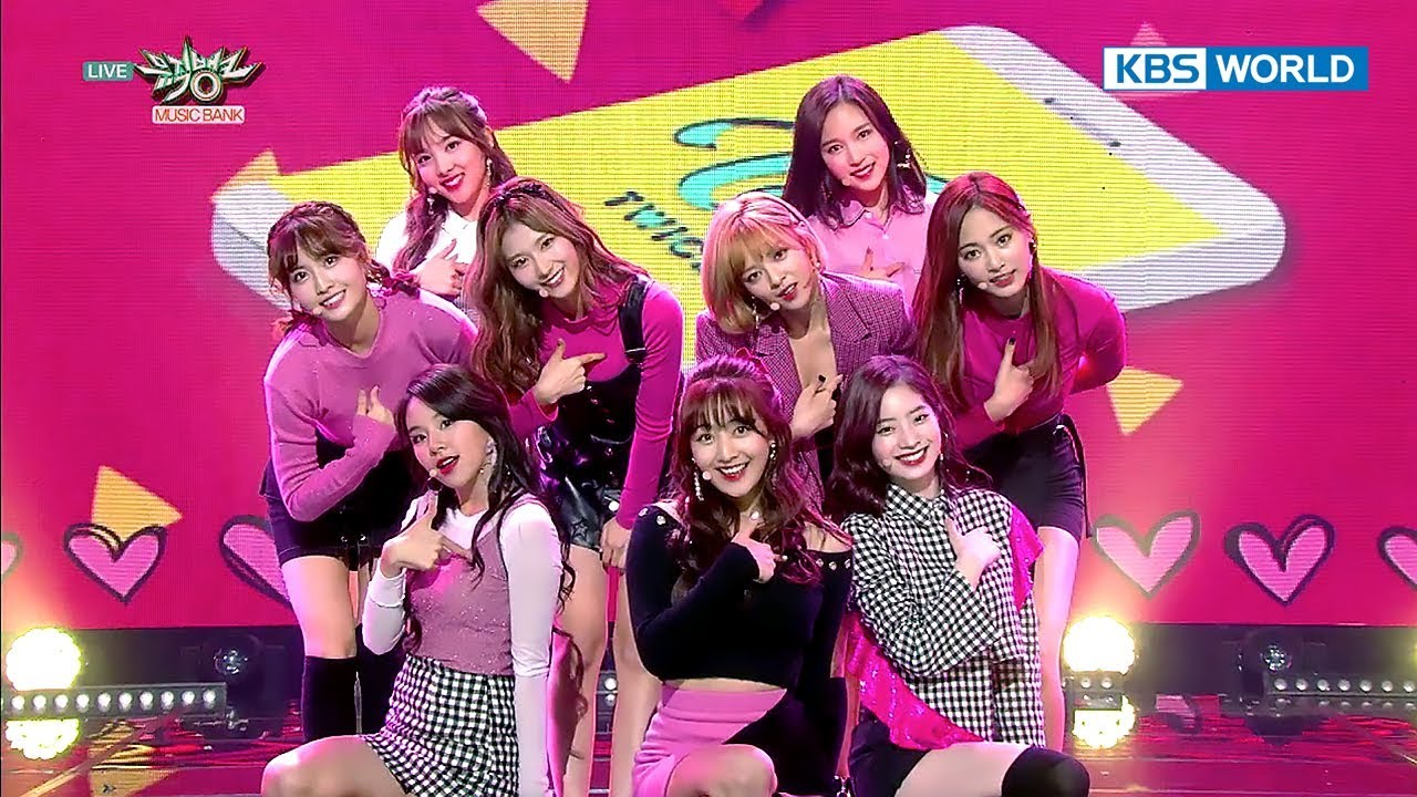 TWICE (트와이스) - LIKEY [Music Bank HOT Stage / 2017.11.17]