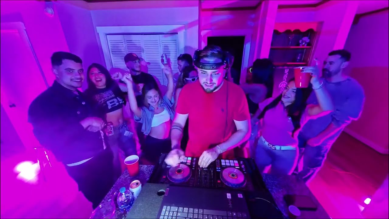 Old School Reggaeton (Perreo In The Kitchen Edition) by Dj Orlando Duque