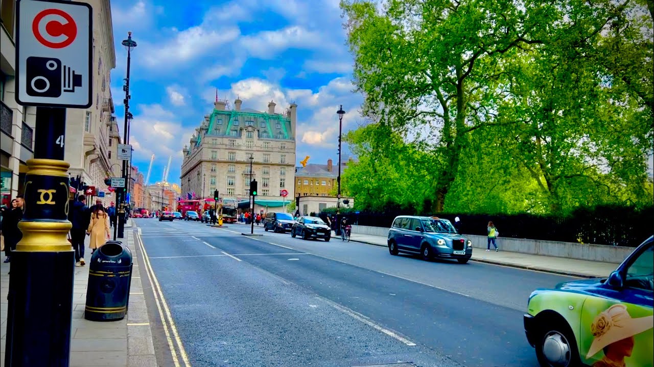 London Walk - Baker Street to Green Park - 02 May 2022