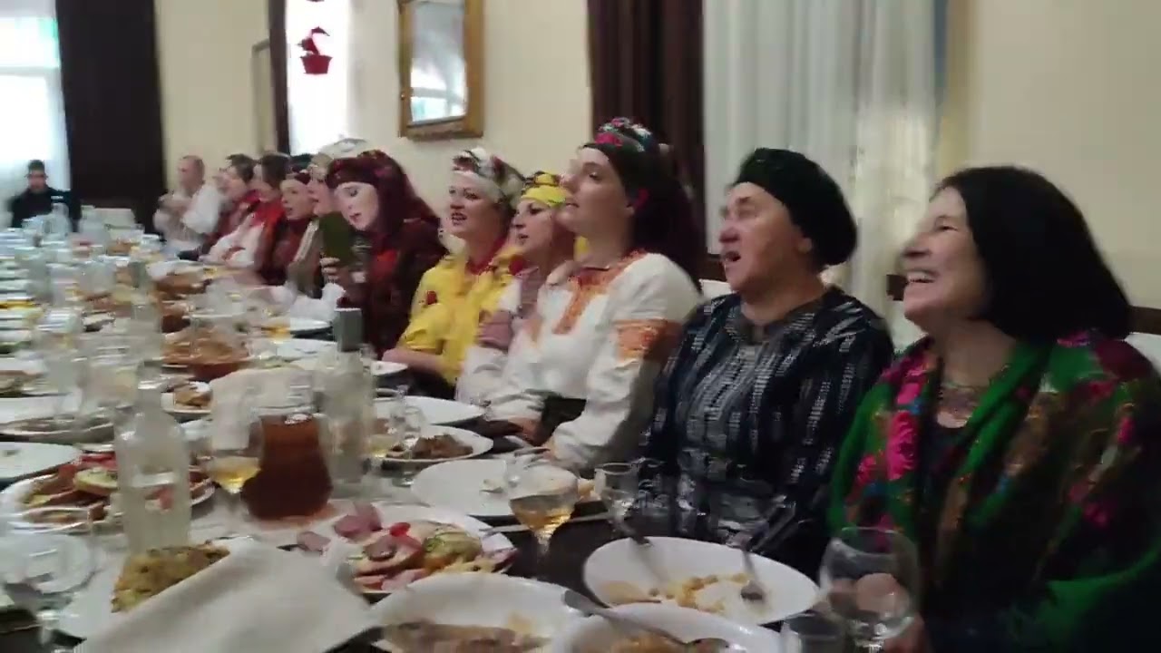 А ви знали , що після  коляди на гуцульщині роблять Розколяду за гостинним столом?..