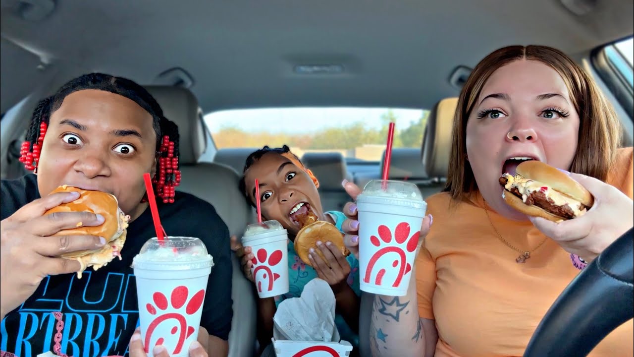 НОВЫЙ СЭНДВИЧ С КУРИЦЕЙ В МЕДОВОМ И ПЕРЦЕ-ПИМЕНТО ОТ CHICK FIL A!! (((ВКУСНЯШКА)))