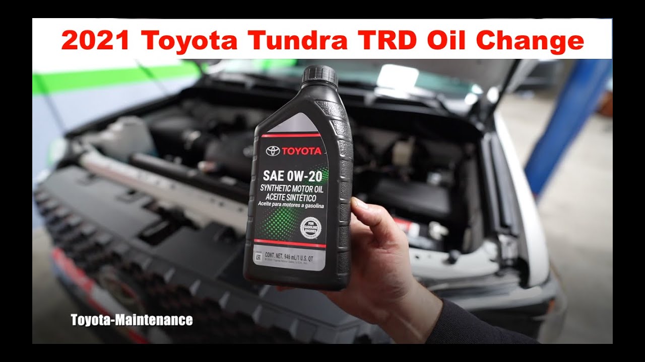 Замена масла и фильтра в двигателе Toyota Tundra 2021 года