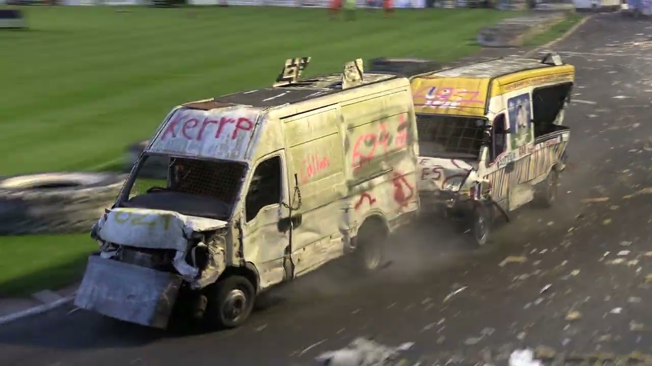 van banger caravan carnage final at Cowdenbeath racewall 26th July 2025