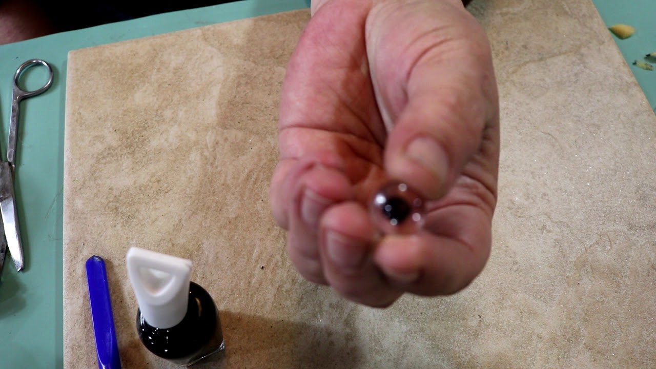 PAINTING PUPILS ON GLASS CABOCHONS THE EASY WAY!!