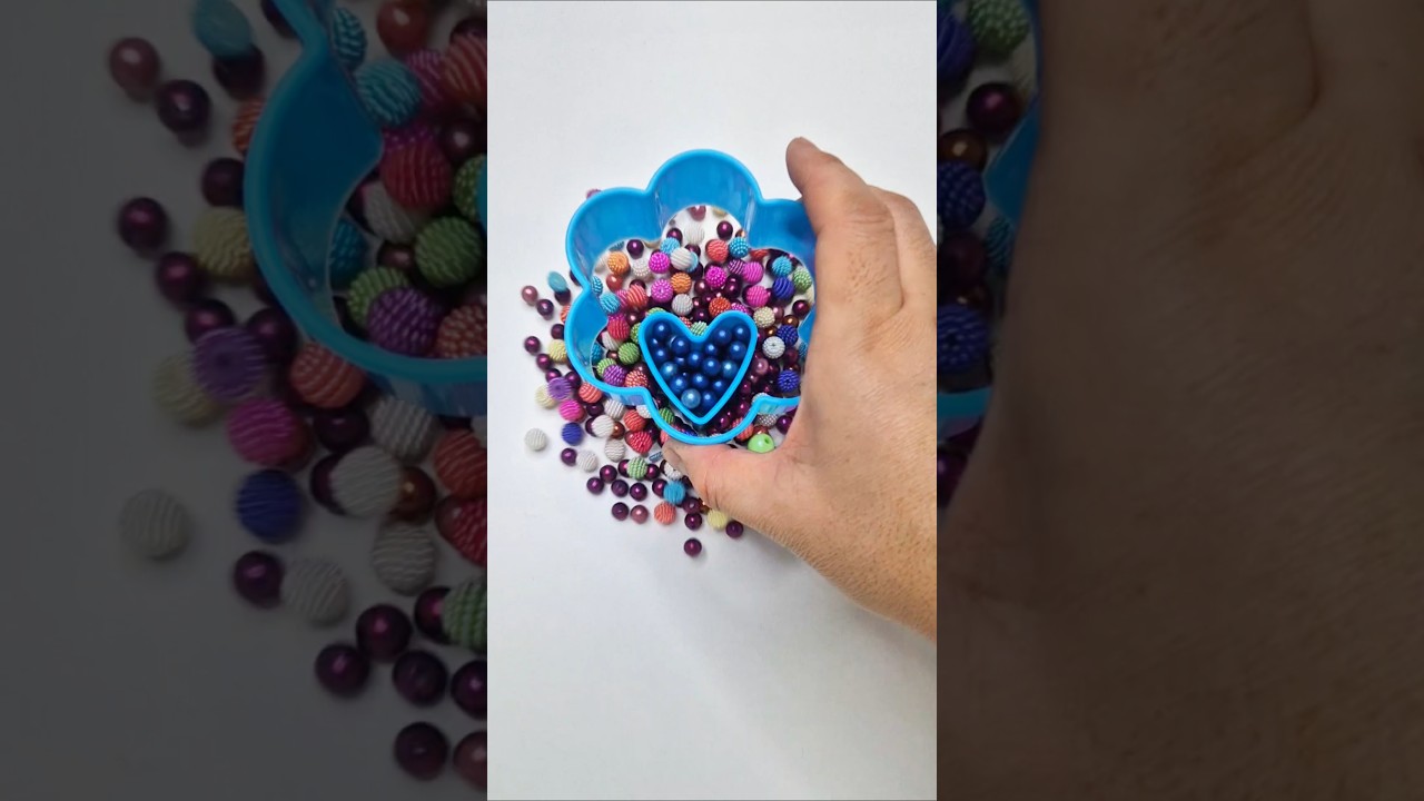 Увлекательное ASMR с перевернутыми бусинками #cutebaby #funny #baby #remix #beadsandmore #cutebaby