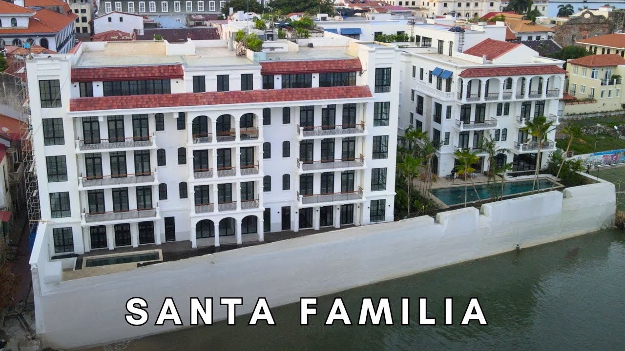 Touring Santa Familia in Casco Viejo Panama