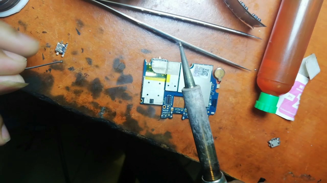 How to Fix Charging pin problem Hisense U962 2019👈👈👈👌👌👌