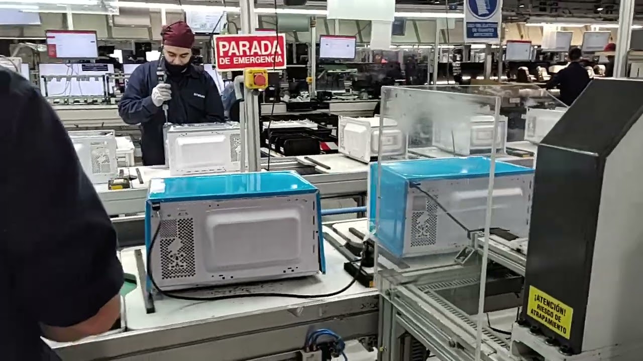 Armado de televisores, monitores y microondas, planta 5 de Newsan, Ushuaia, Tierra del Fuego