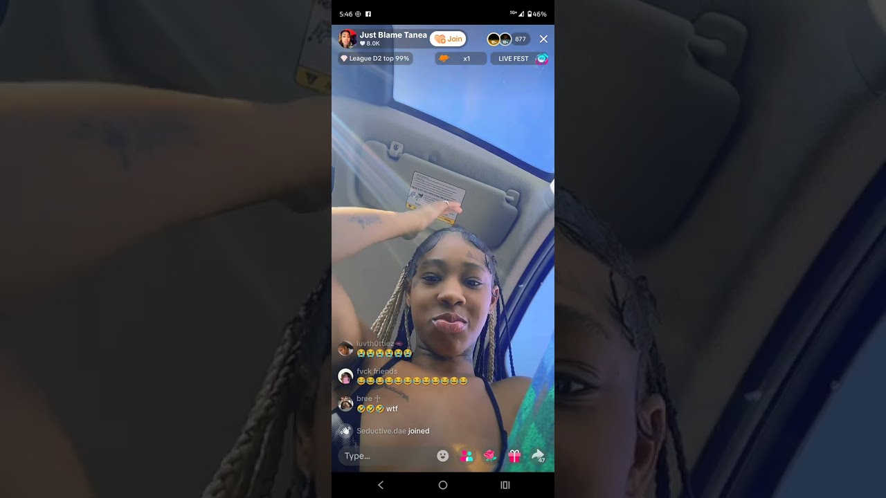 Nova Woava Live With Her Mom