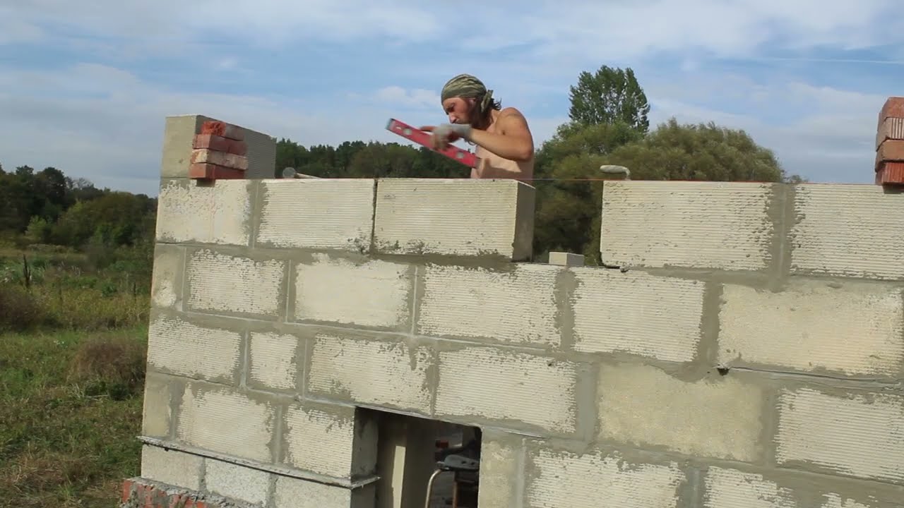 Сам с нуля строю птичник о котором мечтал. Часть 2. Кладка кирпича (блоков)