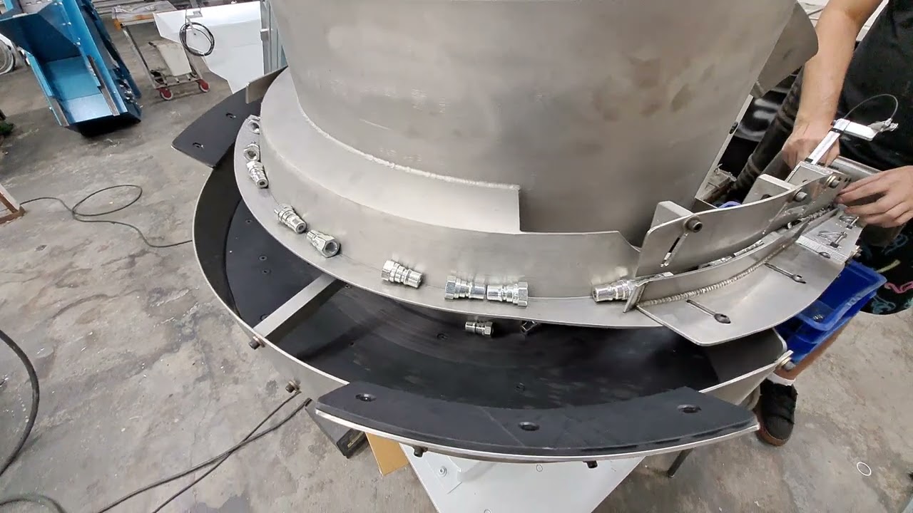 8344 Plug H2F2 Feeder