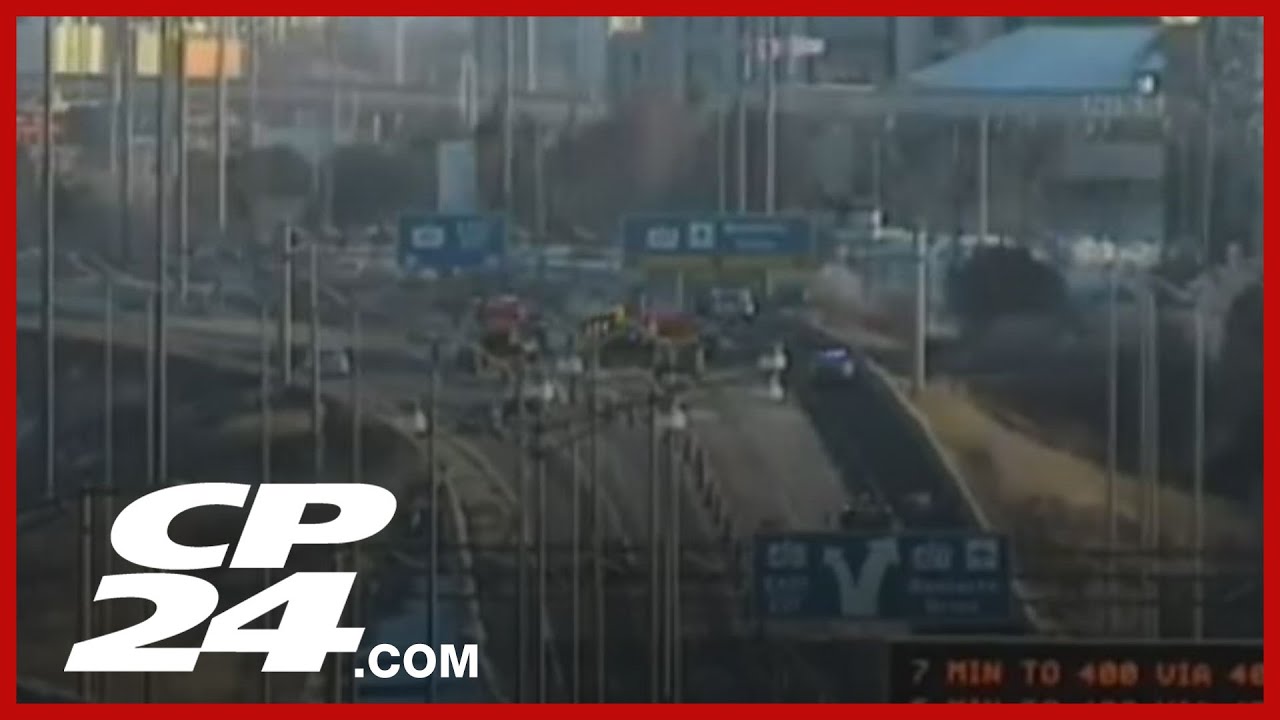 Woman killed in crash on Highway 401 near Dixie Rd. in Mississauga
