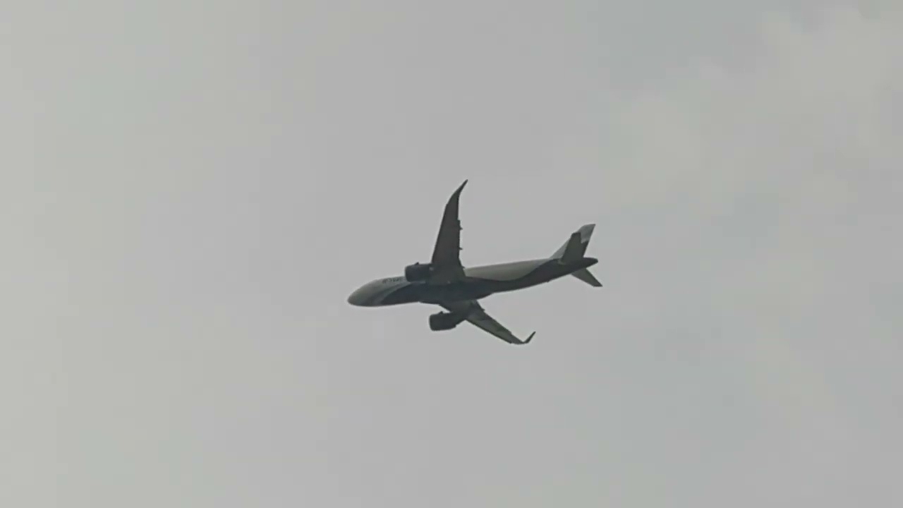 Indigo airlines A320 Taking off from runway 09 at CCS Lucknow International airport 