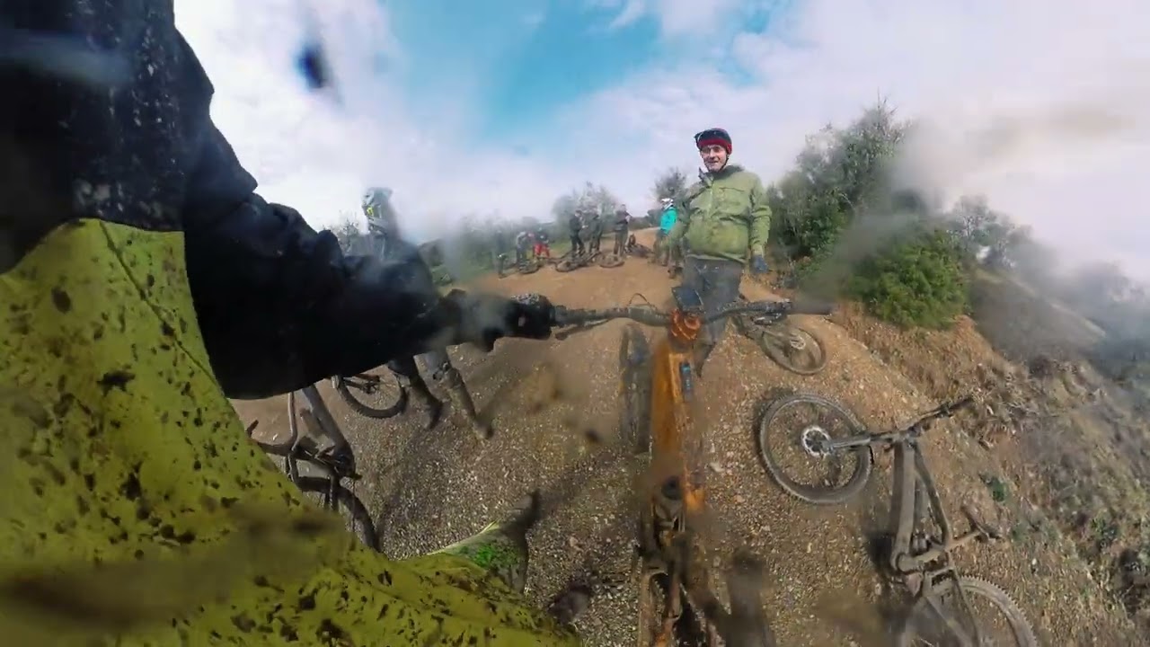 Fango, pioggia e zero dignità | Due giorni di MTB a Massa Marittima 