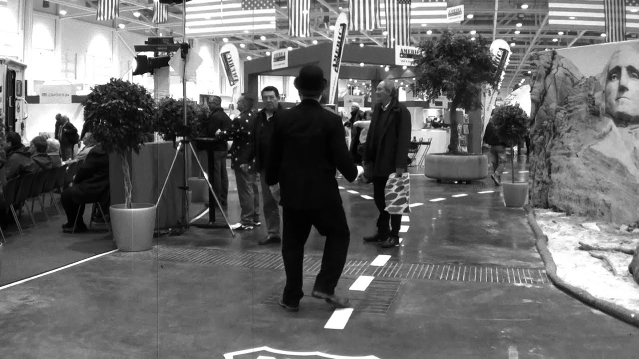 Charlie Chaplin Walk-Act
